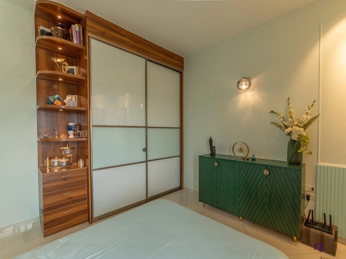 Custom Wardrobes & Storage